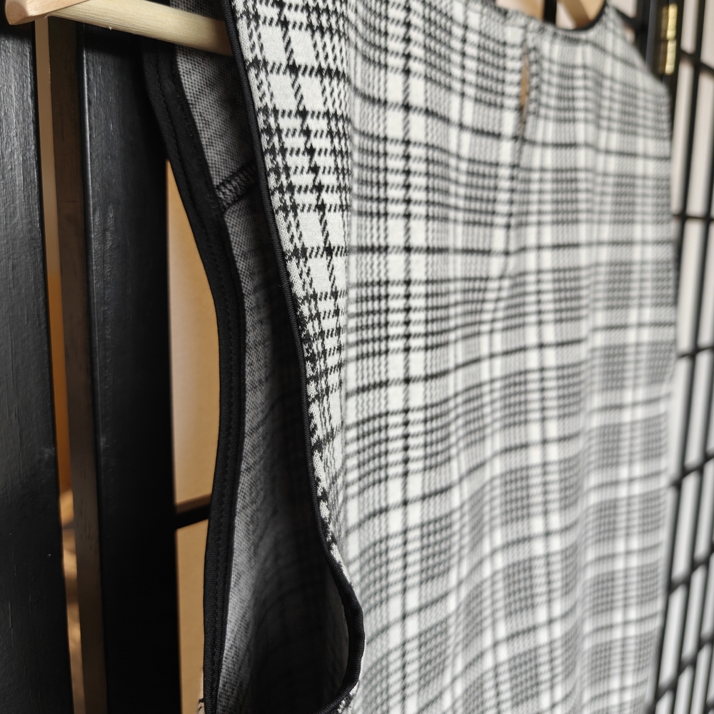 Ann Taylor Plaid Sleeveless Top Black White Large Business Casual - Picture 7 of 9